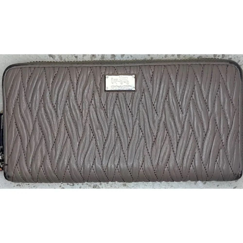 Coach Madison Gathered Twist Accordion Leather Zip Wallet F49609 Grey
